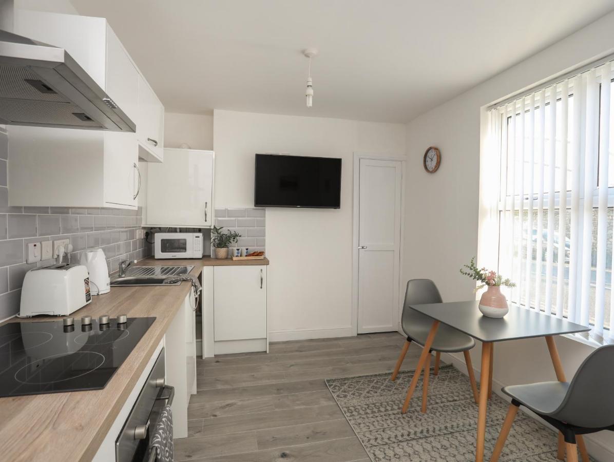 Port Apartment 1 Holyhead Buitenkant foto