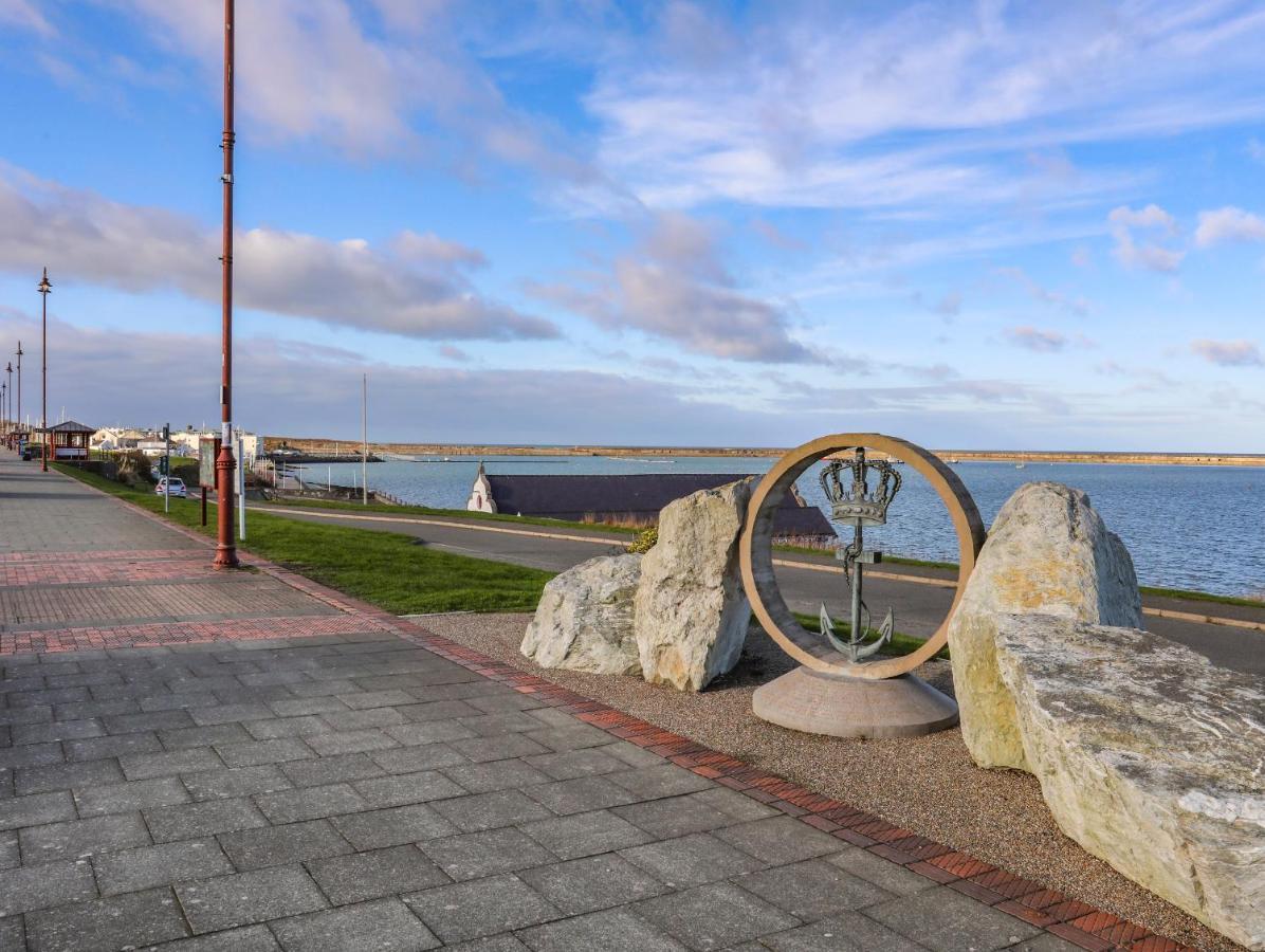 Port Apartment 1 Holyhead Buitenkant foto